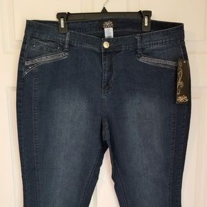 One 5 One Jeans NWT 18 Missing a few stones front